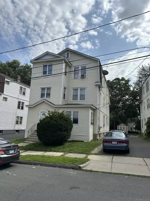 17 Rockville St, Hartford, CT 06112