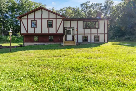 825 Jeremy Swamp Rd, Southbury, CT 06488