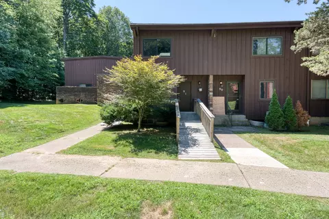 91 Webster Ct #91, Newington, CT 06111