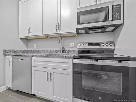 304 Pine Rock Ave #C4, Hamden, CT 06514