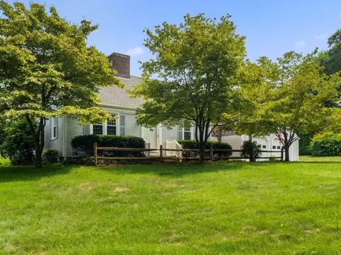 113 Hemlock Dr, Deep River, CT 06417