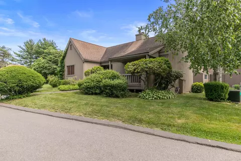 186 Apache Ln #A, Stratford, CT 06614