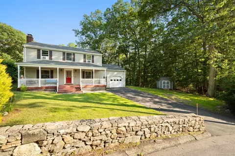 22 Patricia Ct, Ledyard, CT 06335