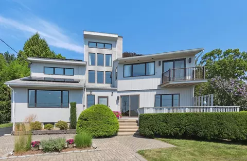 919 Pequot Ave, New London, CT 06320