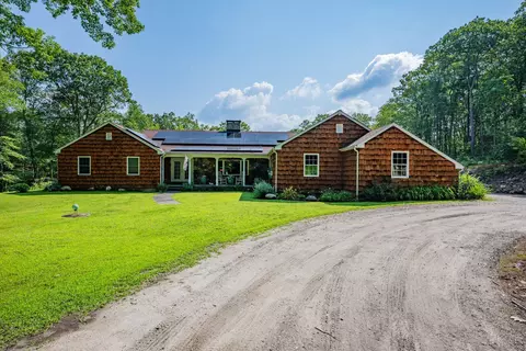 126 Behrens Rd, New Hartford, CT 06057