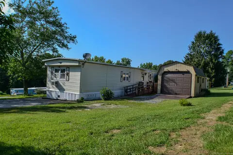 10 Terrace Dr, Plainfield, CT 06374