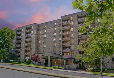143 Hoyt St #3B, Stamford, CT 06905