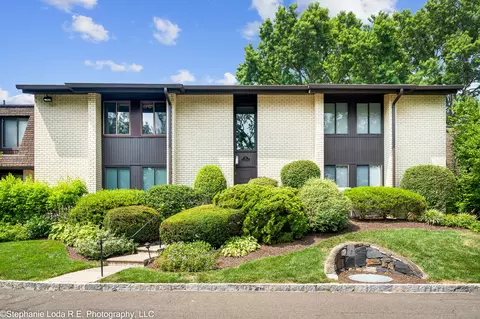 75 Courtland Ave #10, Stamford, CT 06902