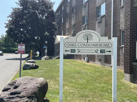 79 Claudia Dr #447, West Haven, CT 06516
