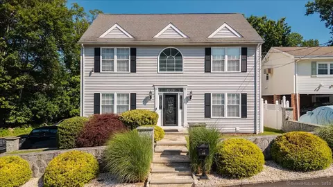 70 Albemarle St, Bridgeport, CT 06606