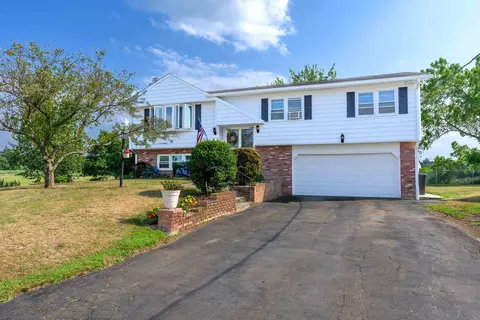 23 Meadow View Rd, New Haven, CT 06512