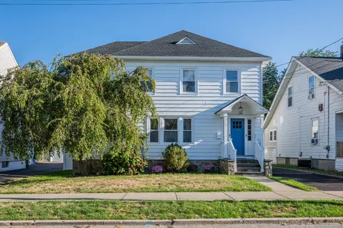 506 Courtland Ave, Bridgeport, CT 06605