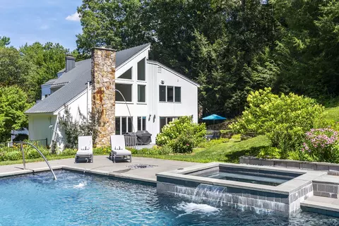 136 Shoddy Mill Rd, Glastonbury, CT 06033