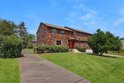 15 Elton St, New Britain, CT 06053