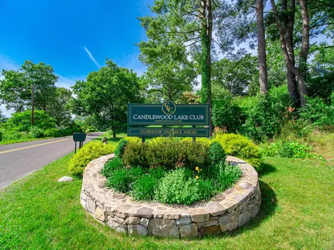 2 Meadow Ln, New Milford, CT 06776