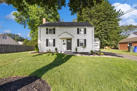 107 Longvue Dr, Wethersfield, CT 06109