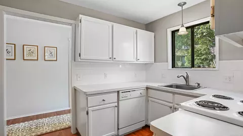 525 Heritage Vlg #A, Southbury, CT 06488