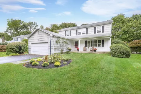 20 Denhurst Pl, Darien, CT 06820