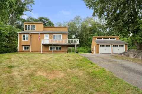 7 Tamarack Dr, Clinton, CT 06413
