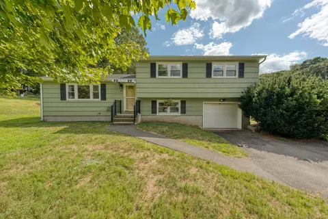 14 Huntington Cir, Southington, CT 06489