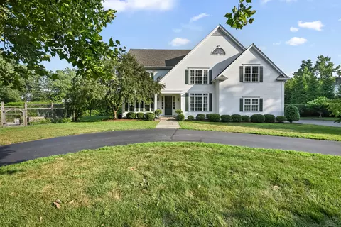 4 Golf View Dr, Easton, CT 06612