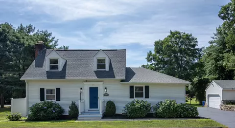 31 Flat Rock Rd, Branford, CT 06405