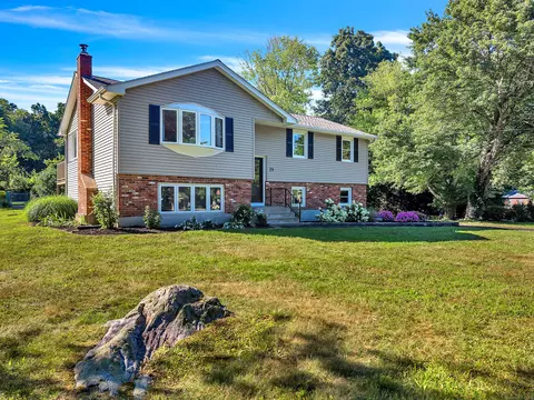 79 Fanning Rd, Ledyard, CT 06339
