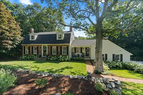 15 Harbor Vw, Essex, CT 06426