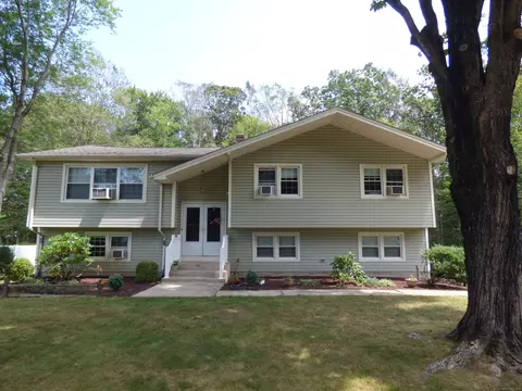 151 Mckenzie Dr, Southington, CT 06489