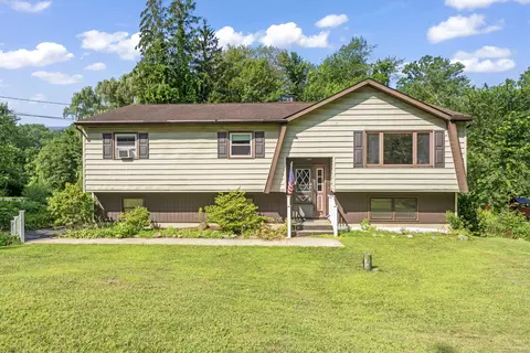 26 Harbor Ridge Rd, Danbury, CT 06811