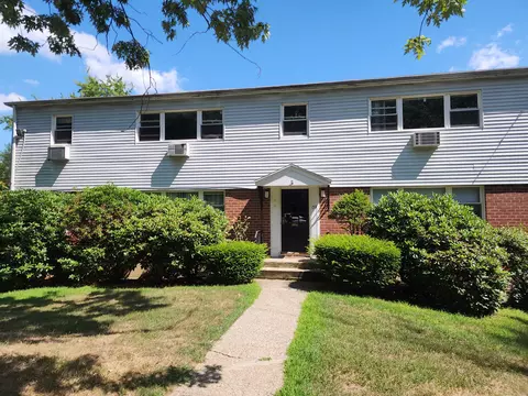 153 Cherry Hill Dr #1A, Bridgeport, CT 06606