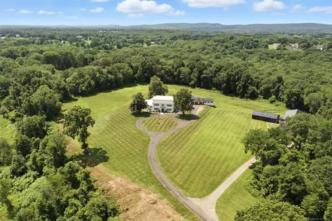 879 Russell Ave, Suffield, CT 06078