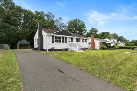 230 Green Rd, Manchester, CT 06042