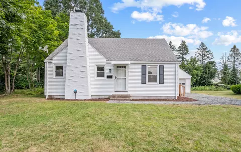 18 Grove Rd, Cromwell, CT 06416