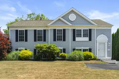 108 Noank Ledyard Rd, Mystic, CT 06355
