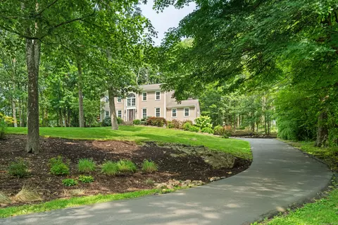 39 Judith Dr, Danbury, CT 06811