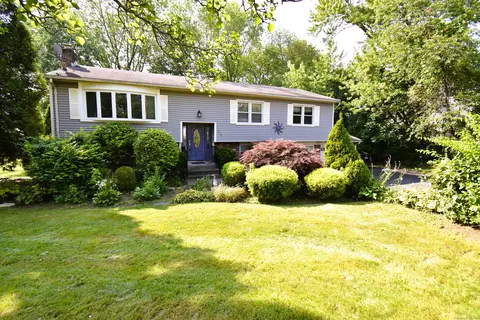 272 Jones Hill Rd, West Haven, CT 06516