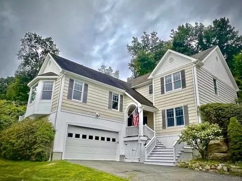 29 Candlewood Cmn, New Milford, CT 06776