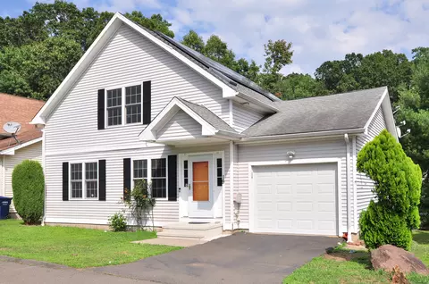 19 Mourning Dove Cir #19, New Haven, CT 06513