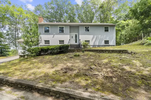 160 Grove St, Shelton, CT 06484