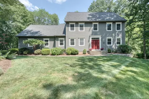 259 Leigh Gate Rd, Glastonbury, CT 06033