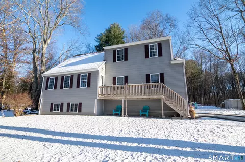 8 Juniper Ln, Moosup, CT 06354