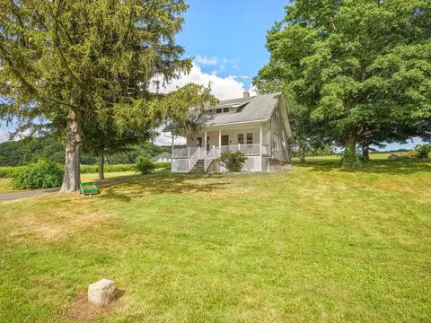 1197 Thompson St, North Haven, CT 06473