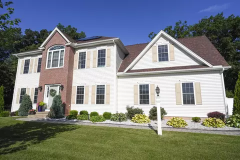 25 Arbor Way, Suffield, CT 06078