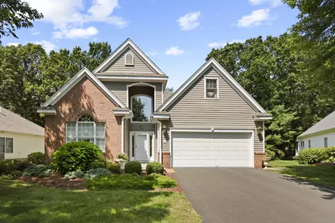 19 Worthington Dr #19, Farmington, CT 06032