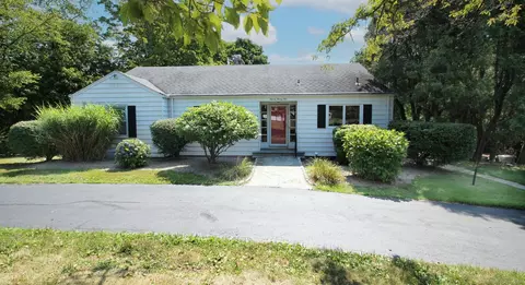1125 Dunbar Hill Rd, Hamden, CT 06514