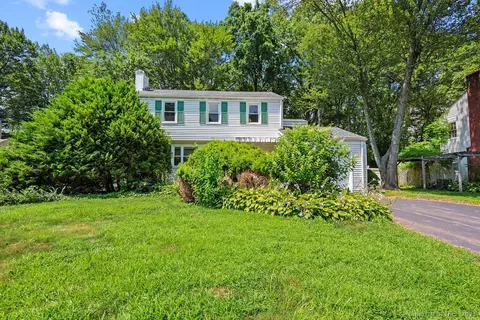19 Seneca Rd, West Hartford, CT 06117