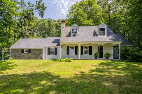 42 Carriage Dr, Avon, CT 06001