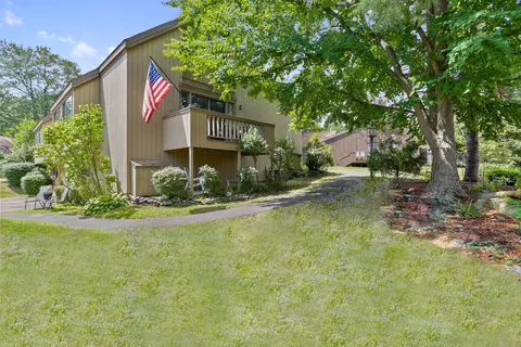 288 Agawam Dr #B, Stratford, CT 06614