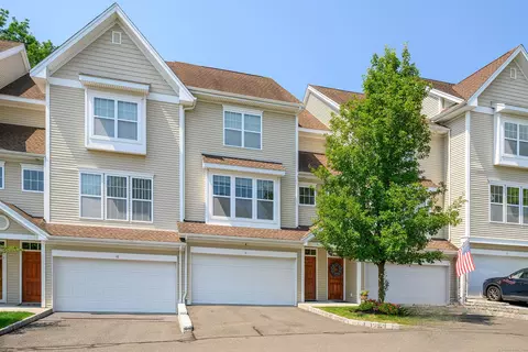 15 Caldwell Ter, Danbury, CT 06810